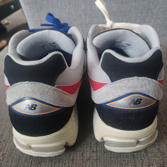 New Balance 2002r Dtlr Size 10 Pre Owned - Picture 5 of 7